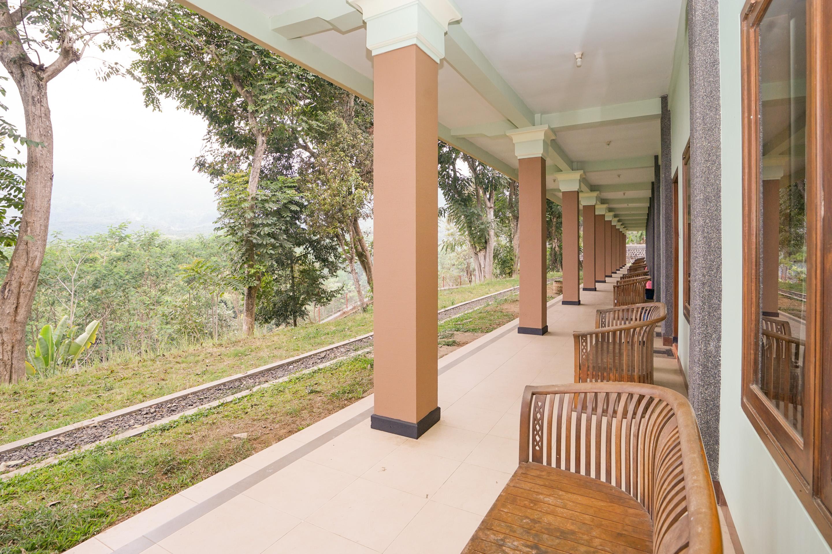 Hotel Bumi Bermi Permai Near Bermi Eco Park Mitra Reddoorz Probolinggo Luaran gambar